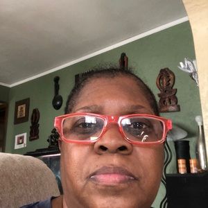 Meet your Posher, Debra